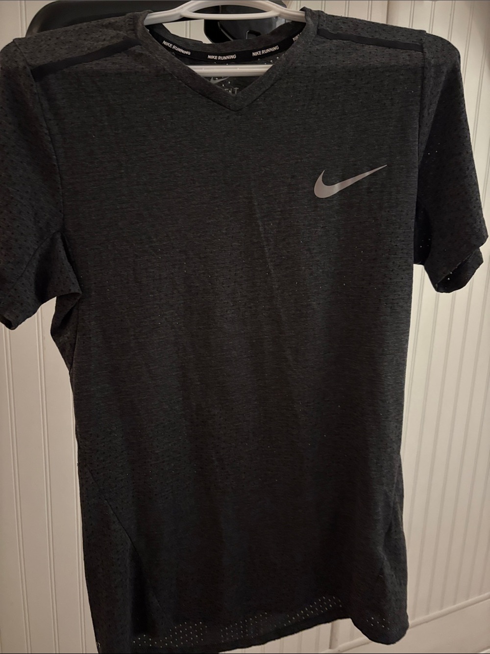 NBlack Short-Sleeve Performance V-Neck Shirt